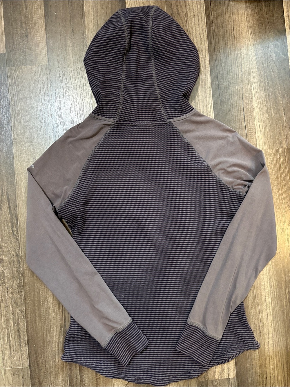 Columbia Lightly Fitted Purple Striped Hoodie with Cowl Neck - Picture 4 of 9